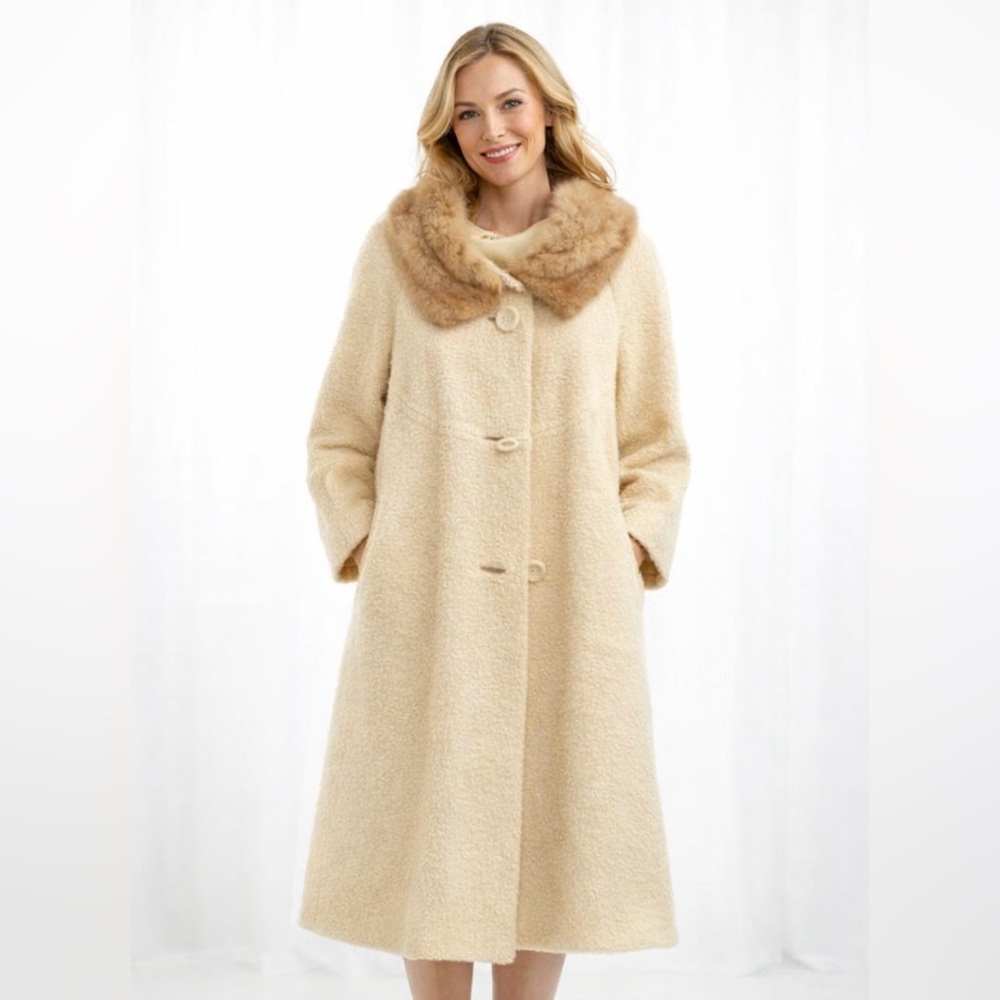 Vintage 50s coat | Vintage two tone cream boucle coat with mink collar